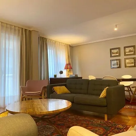 Amplio Y Luminoso En Camelias Apartamento *